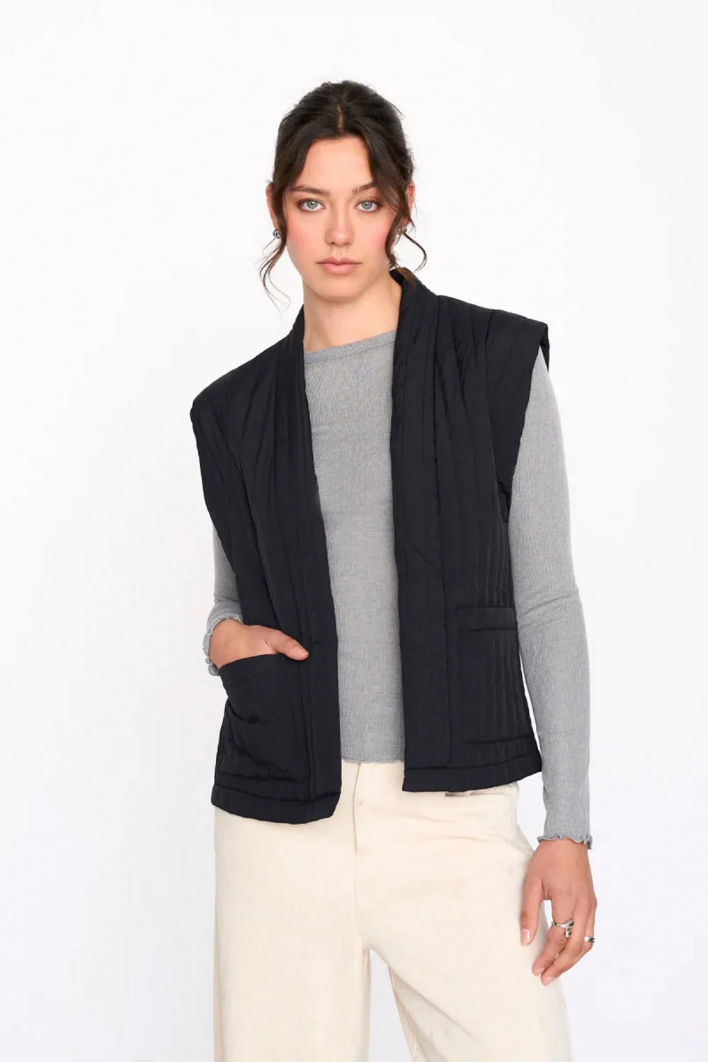 24COLOURS - QUILTED VEST - BLACK