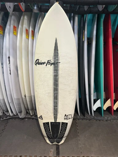 5'6 QUIET FLIGHT C4 ANTI HERO USED SURFBOARD (61448)