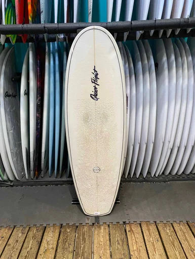 5'8 QUIET FLIGHT PONTOON USED SURFBOARD (58031)