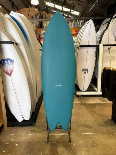 5'9 TYLER WARREN DREAM FISH SURFBOARD (B2834)