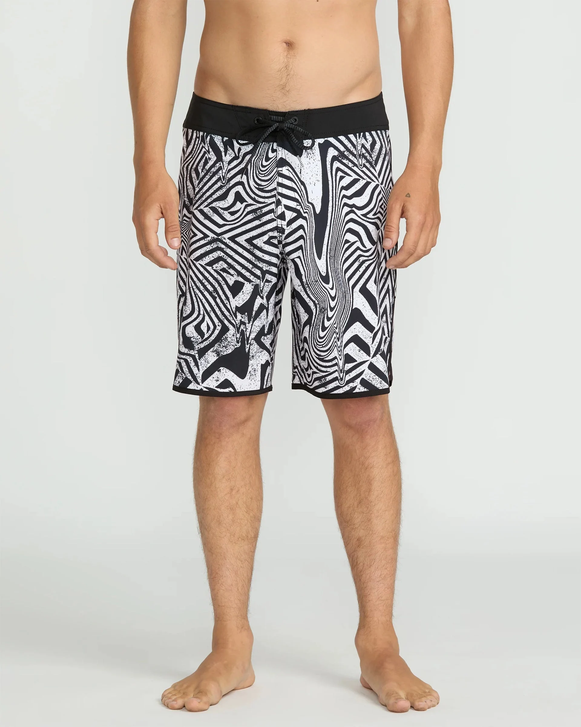 Infuse Scallop Mod 19" Boardshorts - White/Black