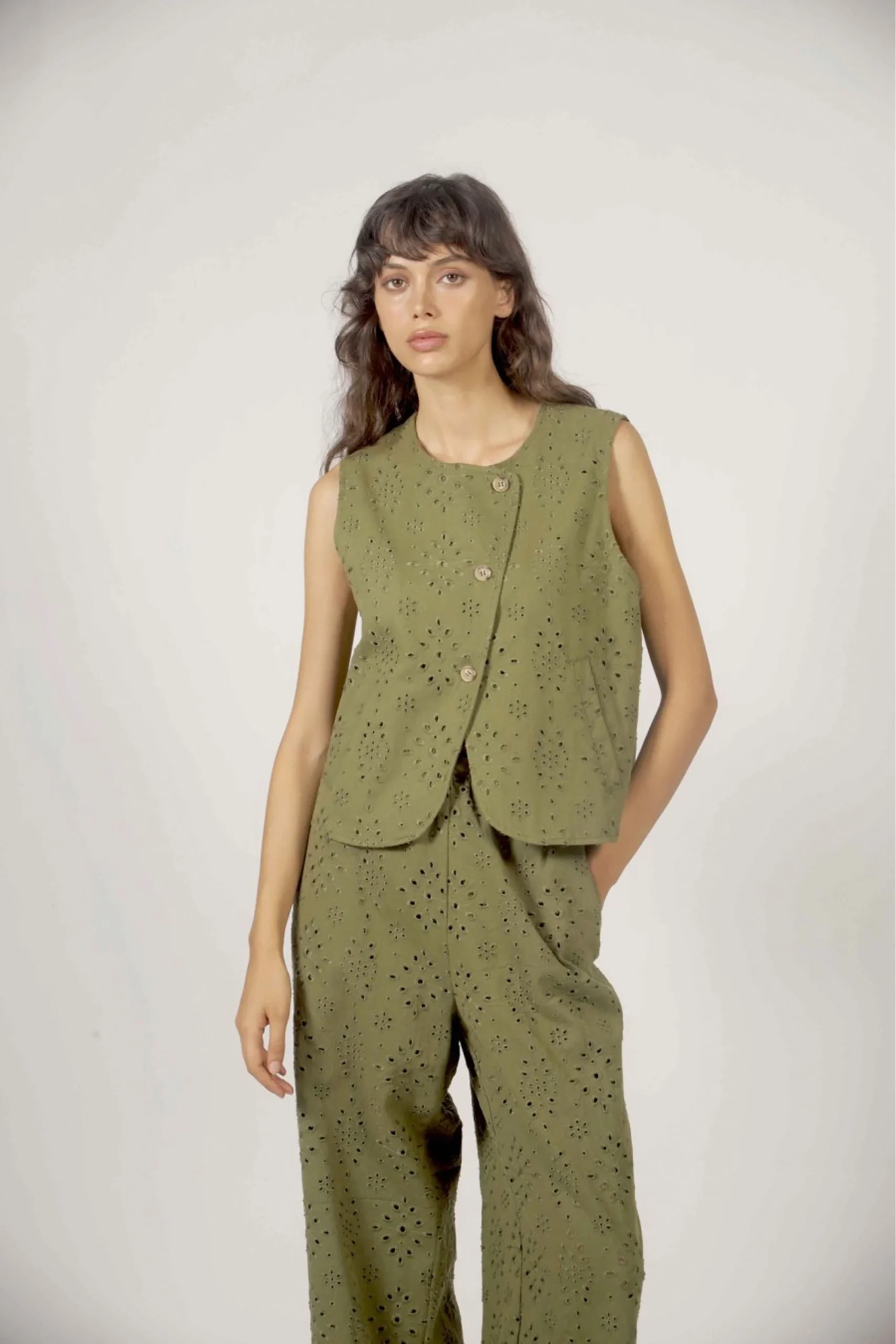 THE KORNER - ASSYMMETRICAL VEST