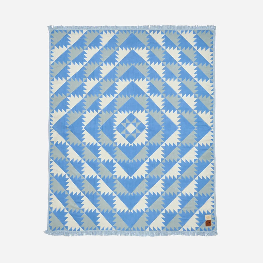 Slowtide Daydream Lightweight Throw Blanket-Lagoon