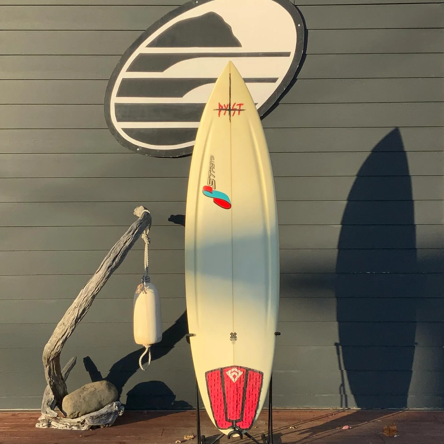 Stretch The Thing 6'3 × 19 ⅘ × 2 ⅗ Surfboard • USED