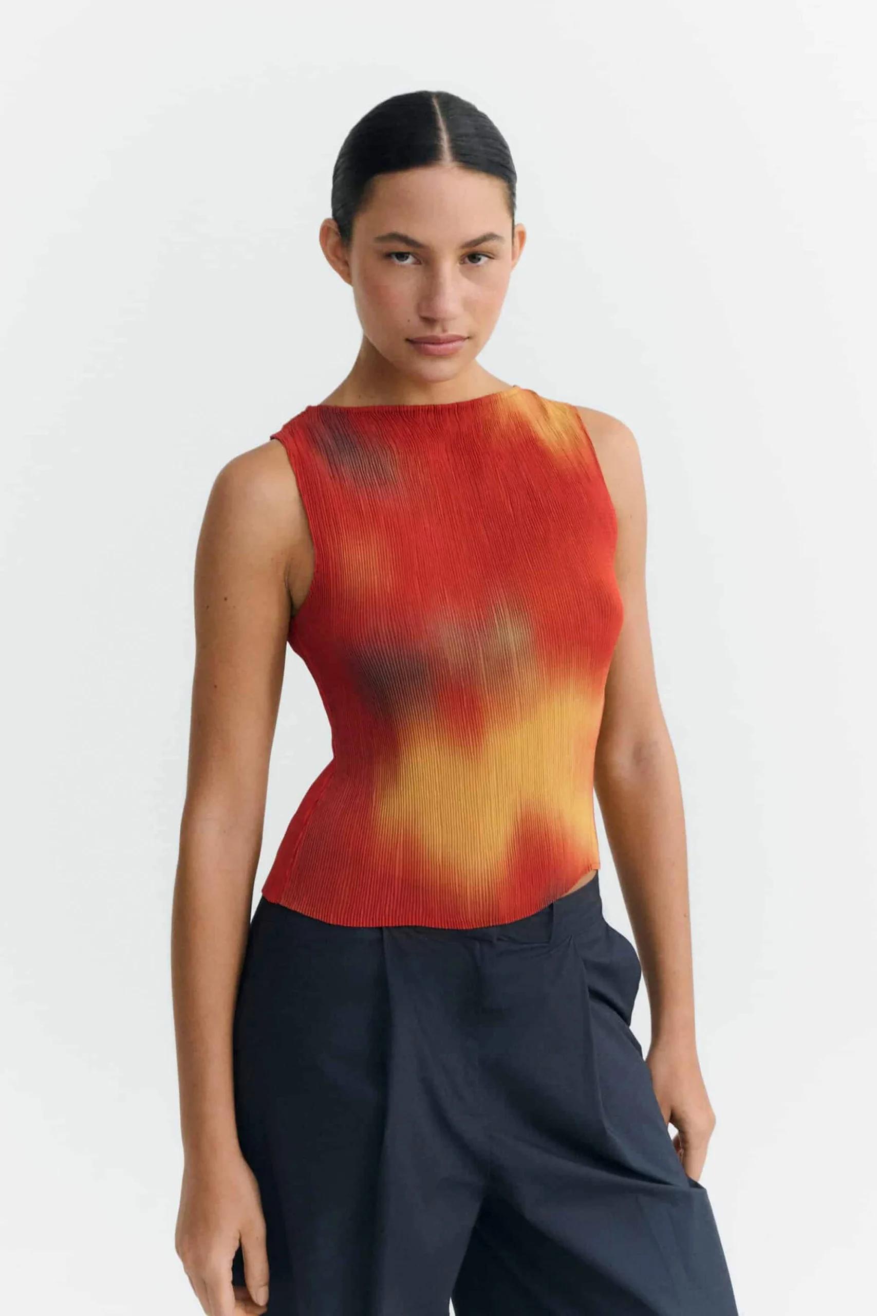 THINKING MU - DORA PLEATED TOP - FLOWERS